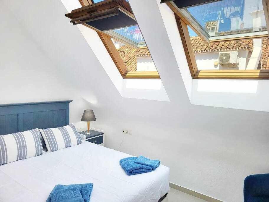 Apartamento Atico Oviedo 50m Parking Center Wifi